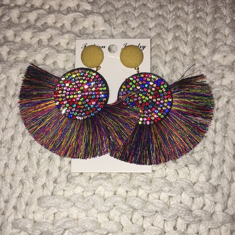 NWT! 💙💚💛🧡❤️💜 DIVA TASSEL EARRINGS!